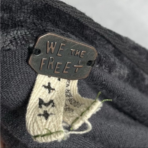 WE THE FREE People Nora Jane Crushed Velvet Top M Gray Balloon Sleeve Oversized - Picture 4 of 13